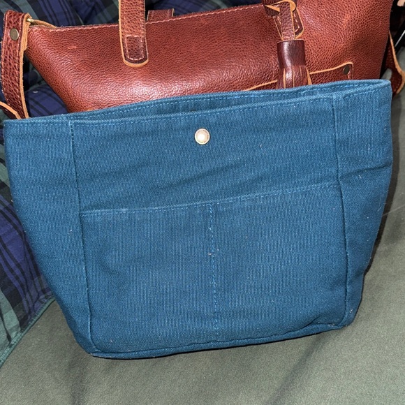 Portland Leather Rich Brown Shoulder Bag, Wallet, Tassel and Insert - Picture 8 of 13